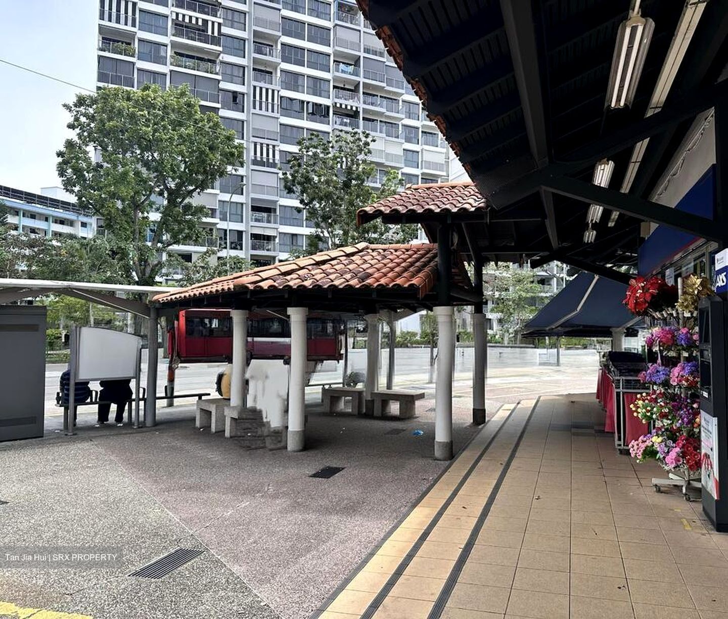 Bedok Reservoir Road (D16), Retail #516507341